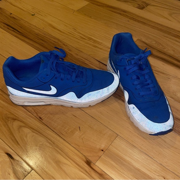 Nike shoes - Picture 2 of 5